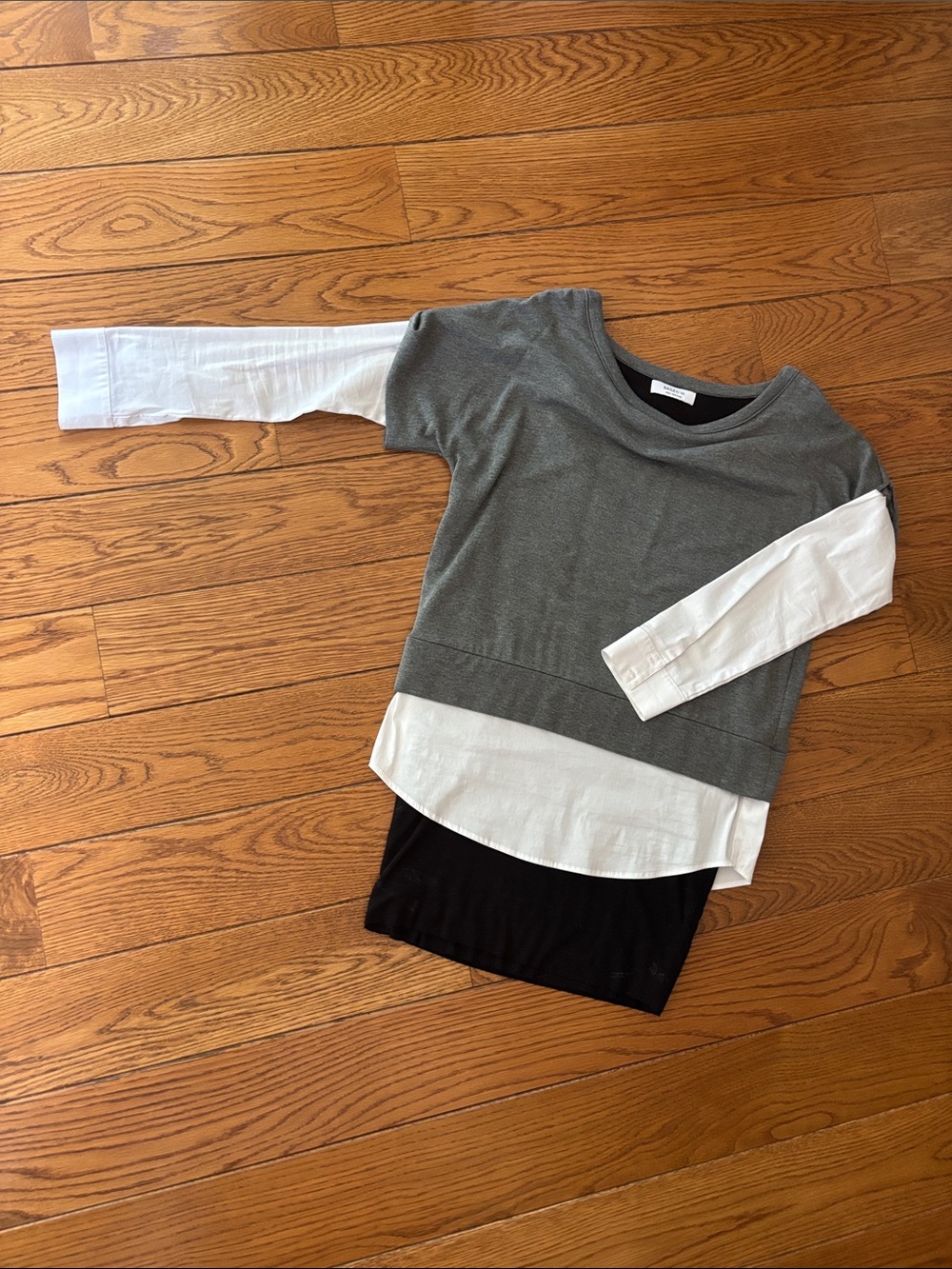 Bailey 44. Gray Black White